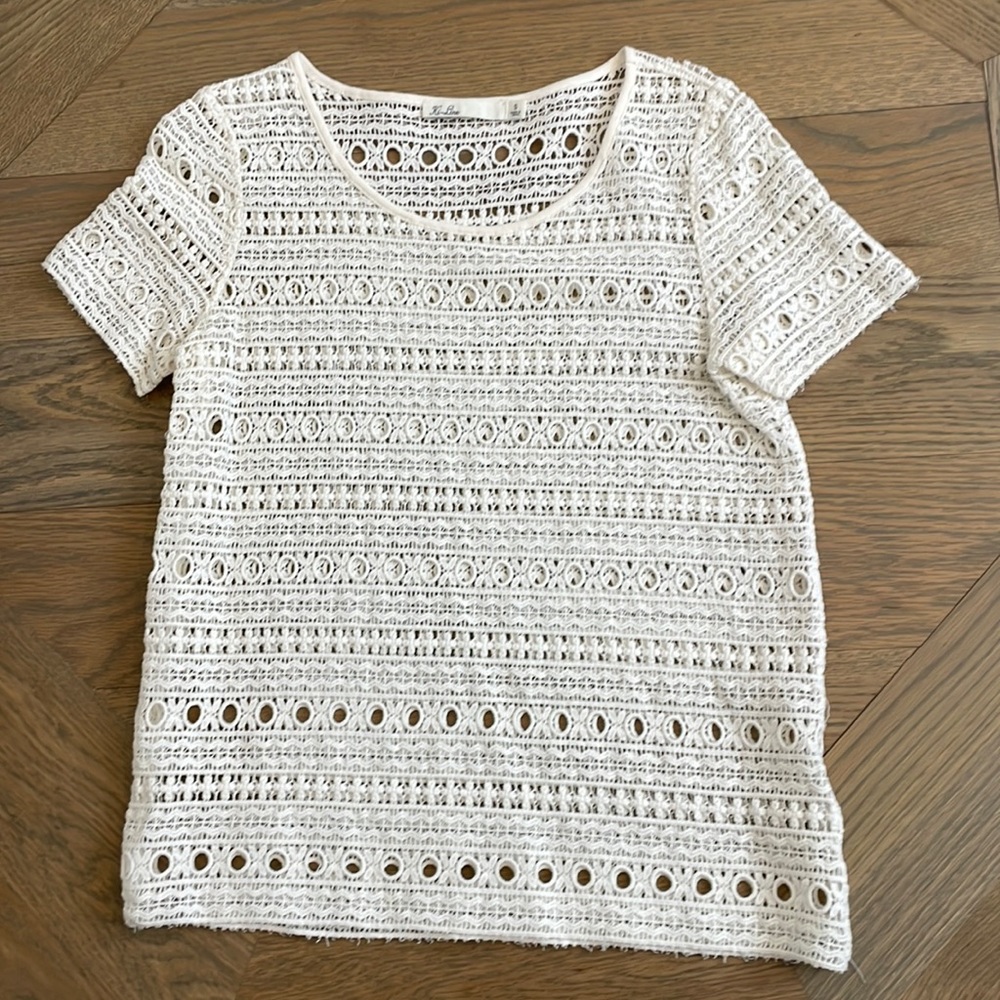 Hi-Line crochet shirt. Small.
